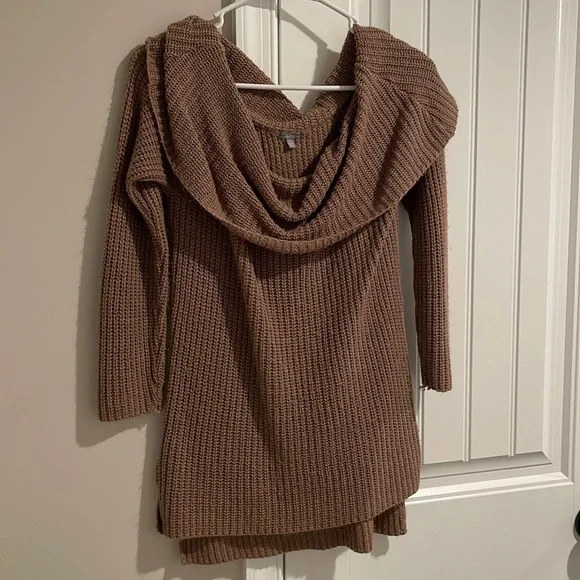Dusty Mauve off shoulder sweater - Charlotte Russe - size S - Picture 1 of 2